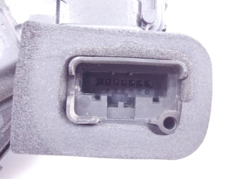 Recambio de cerradura puerta trasera derecha para volkswagen t-roc sport referencia OEM IAM 5TA839015L  E1-B6-28-1