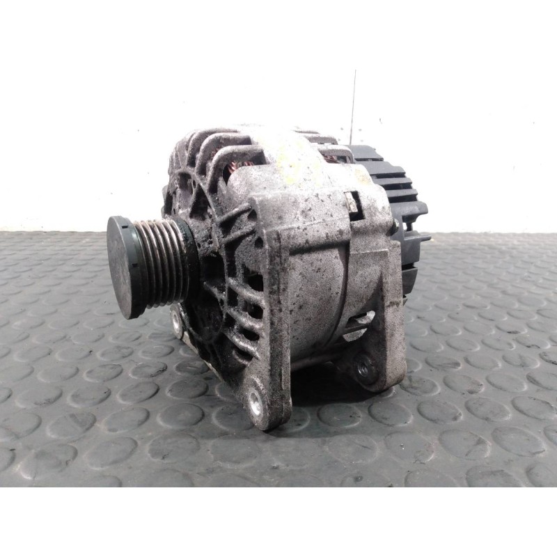 Recambio de alternador para renault trafic caja cerrada (ab 4.01) referencia OEM IAM 2542653  P3-B5-5-3