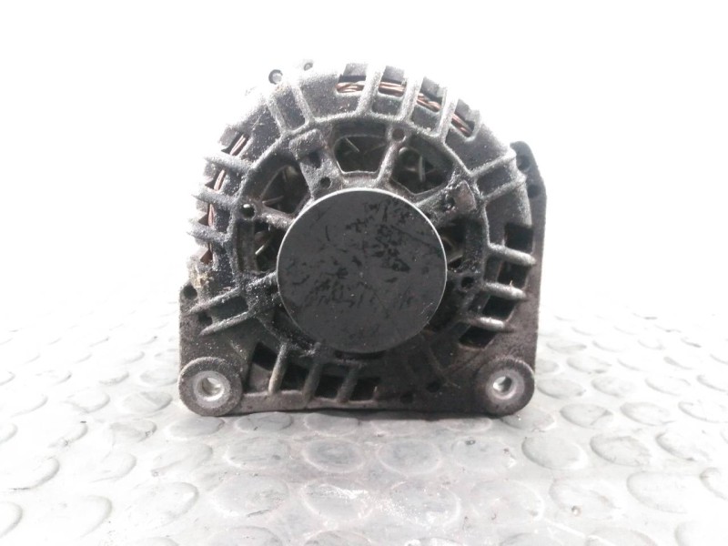 Recambio de alternador para renault trafic caja cerrada (ab 4.01) referencia OEM IAM 2542653  P3-B5-5-3