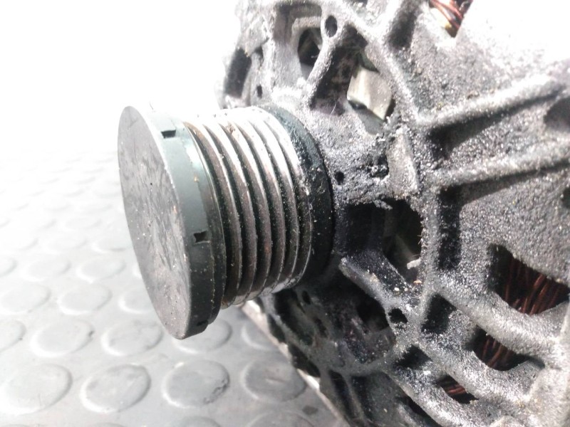 Recambio de alternador para renault trafic caja cerrada (ab 4.01) referencia OEM IAM 2542653  P3-B5-5-3