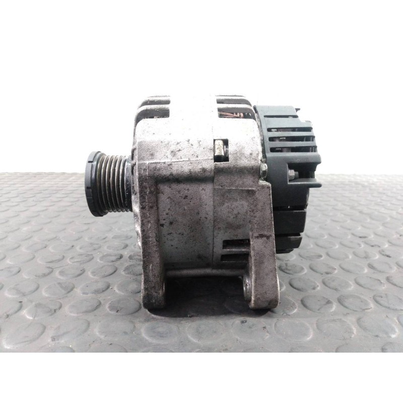 Recambio de alternador para renault trafic caja cerrada (ab 4.01) referencia OEM IAM 2542653  P3-B5-5-3