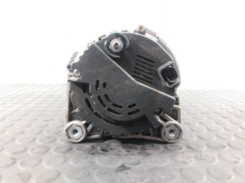 Recambio de alternador para renault trafic caja cerrada (ab 4.01) referencia OEM IAM 2542653  P3-B5-5-3