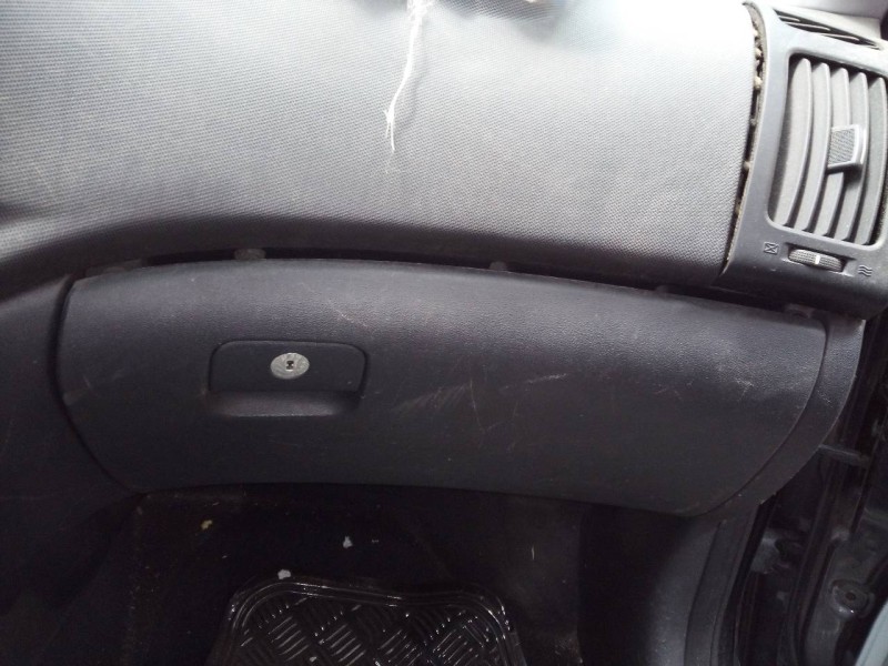 Recambio de guantera para hyundai i30 style referencia OEM IAM   