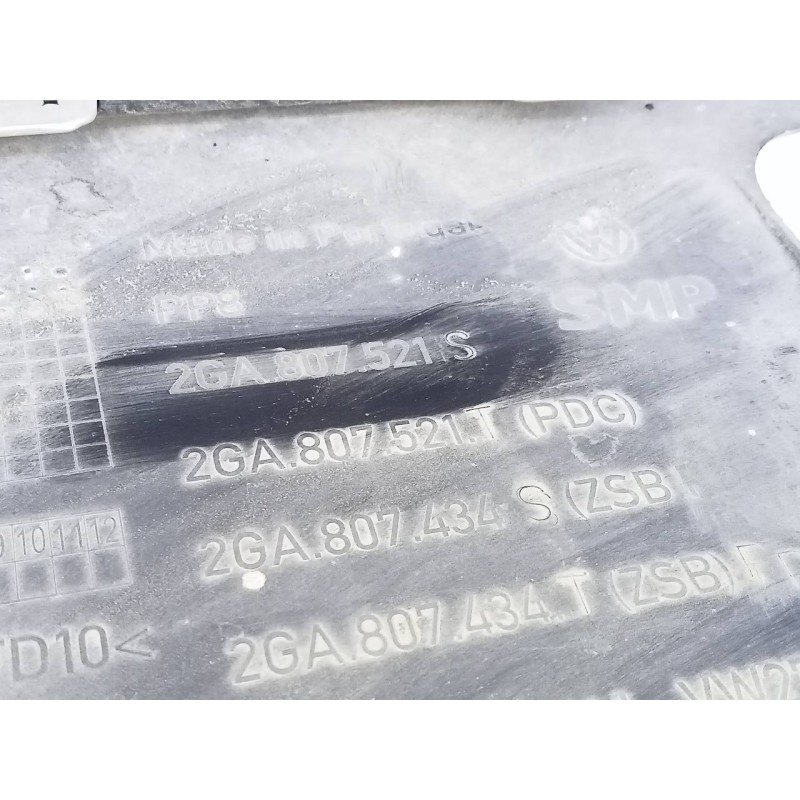 Recambio de paragolpes trasero para volkswagen t-roc sport referencia OEM IAM 2GA807521S  