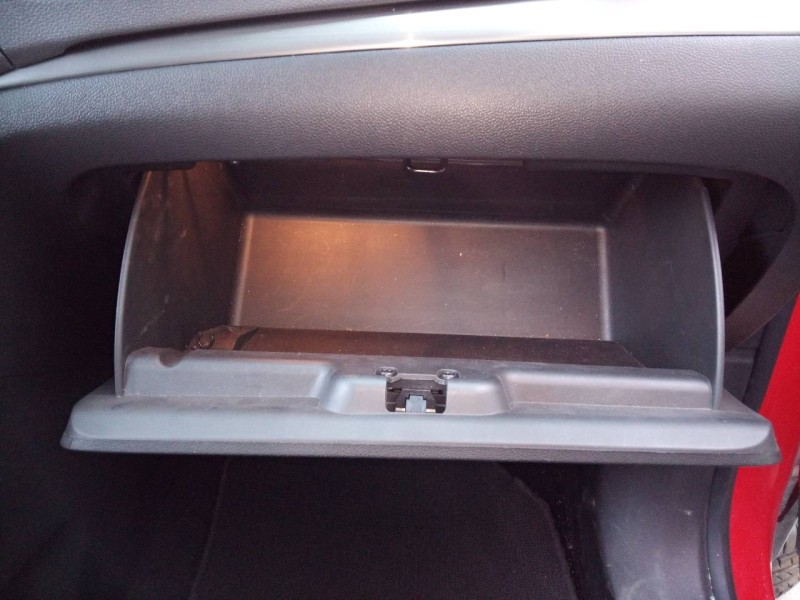 Recambio de guantera para opel mokka x excellence referencia OEM IAM   