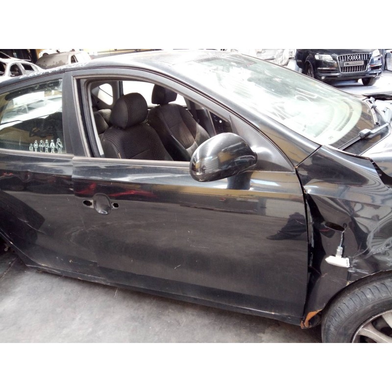 Recambio de puerta delantera derecha para hyundai i30 style referencia OEM IAM   