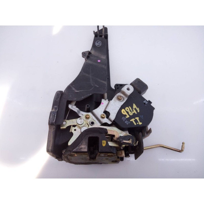 Recambio de cerradura puerta trasera izquierda para toyota rav 4 (a2) 2.0 luna 4x4 (2003) referencia OEM IAM   E2-B4-14-1