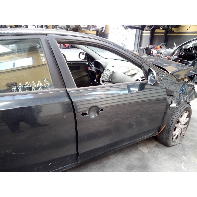 Recambio de puerta delantera derecha para hyundai i30 style referencia OEM IAM   