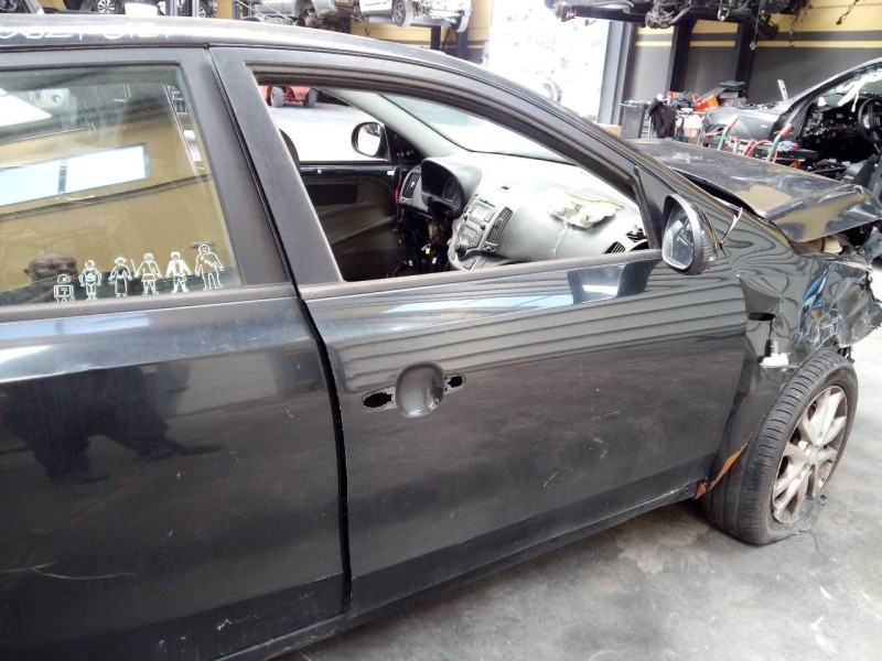 Recambio de puerta delantera derecha para hyundai i30 style referencia OEM IAM   