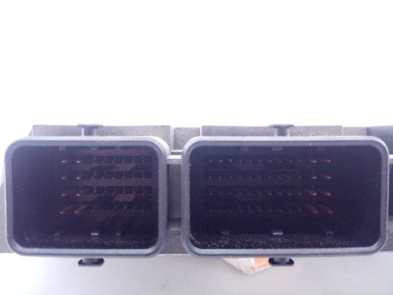 Recambio de centralita motor uce para citroën c4 berlina collection referencia OEM IAM 96613772B0  E3-B2-44-1