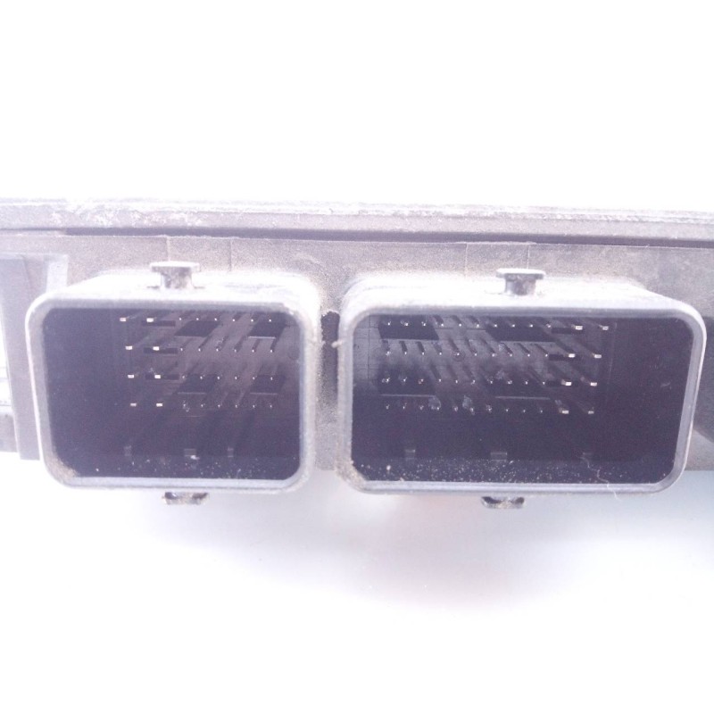 Recambio de centralita motor uce para renault clio iii 20 aniversario referencia OEM IAM 8200399038  E2-A1-33-7