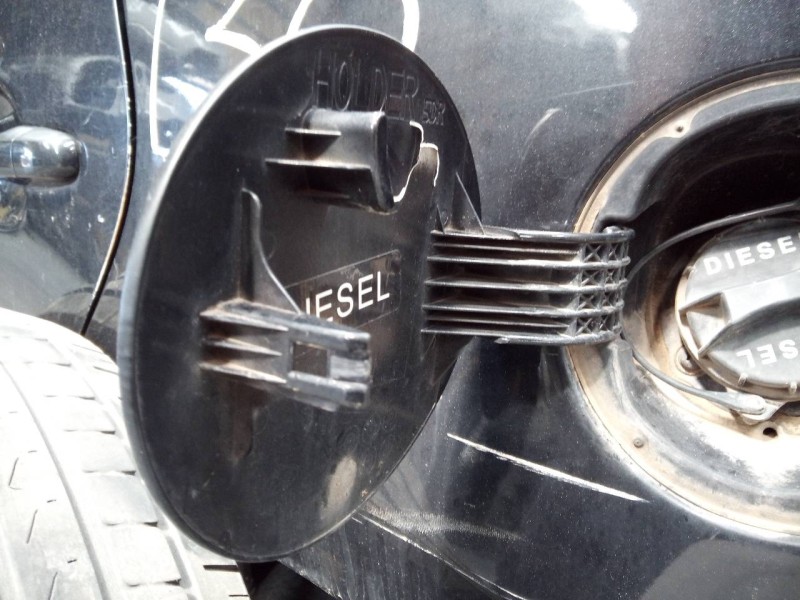 Recambio de tapa exterior combustible para hyundai i30 style referencia OEM IAM   