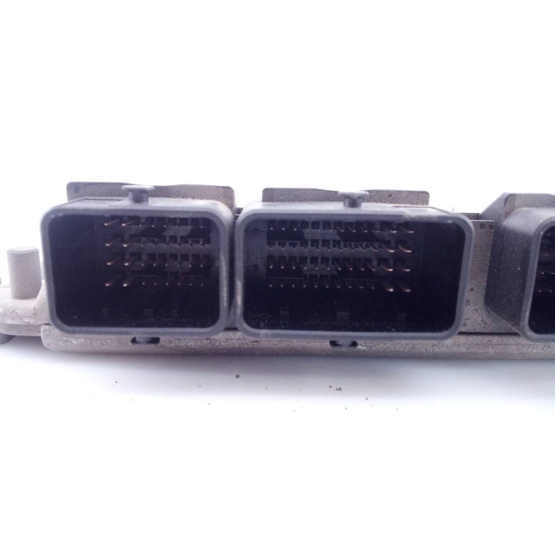 Recambio de centralita motor uce para peugeot 307 break / sw (s1) sw clim referencia OEM IAM 9647472780 0281011081 E3-B2-44-1