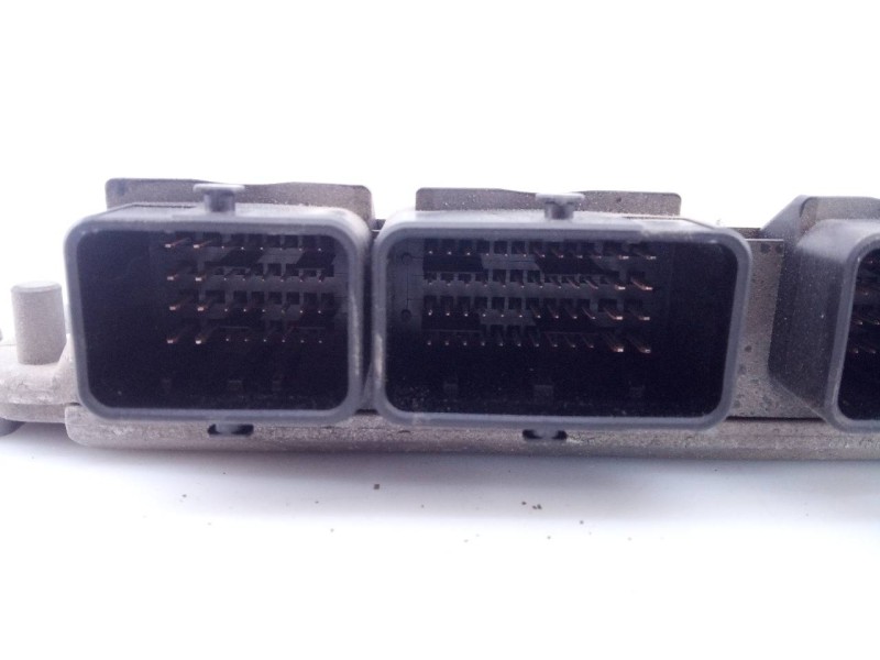 Recambio de centralita motor uce para peugeot 307 break / sw (s1) sw clim referencia OEM IAM 9647472780 0281011081 E3-B2-44-1