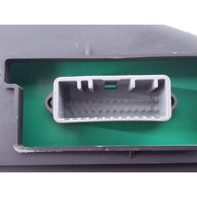 Recambio de cuadro instrumentos para renault clio iii exception referencia OEM IAM 8200582707  E2-A1-35-1