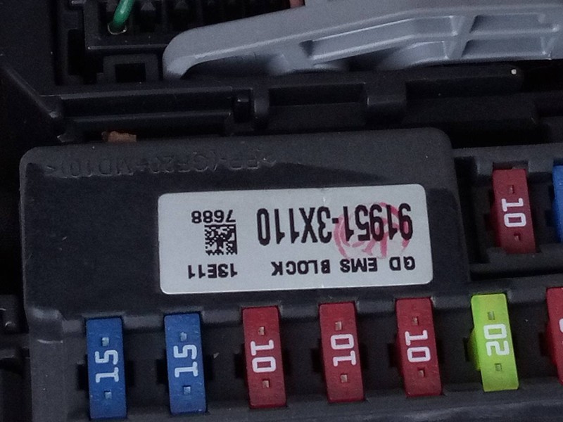 Recambio de caja reles / fusibles para kia carens ( ) drive referencia OEM IAM 919513X110  