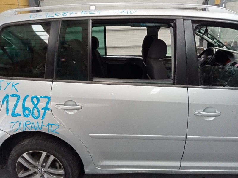Recambio de puerta trasera derecha para volkswagen touran (1t2) advance referencia OEM IAM   