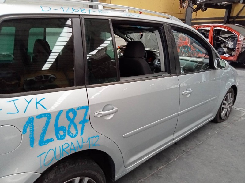 Recambio de puerta trasera derecha para volkswagen touran (1t2) advance referencia OEM IAM   