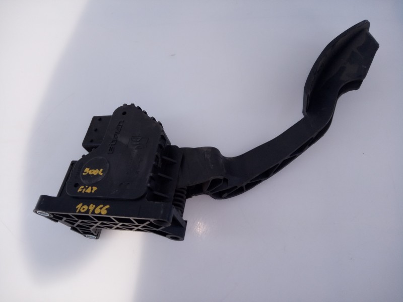 Recambio de pedal acelerador para fiat 500 l living (351) pop star referencia OEM IAM 55702020 26313A12 E3-A4-28-2