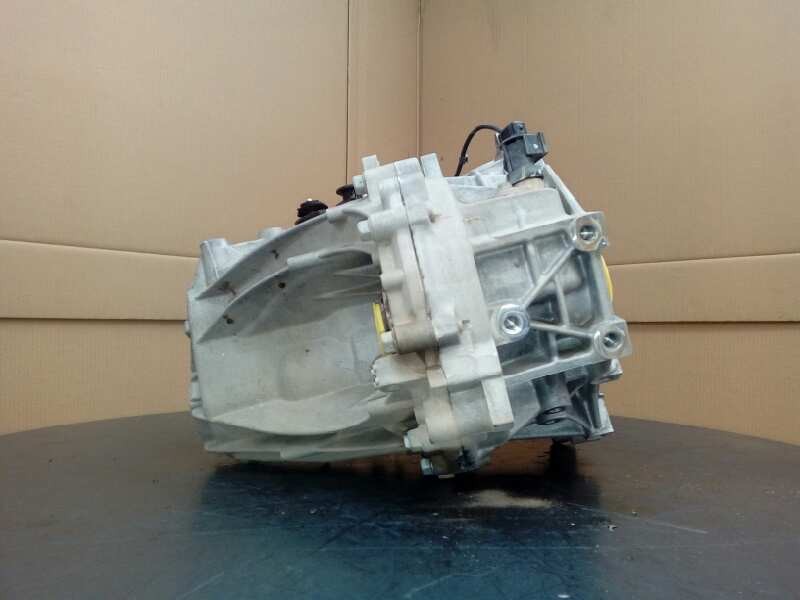 Recambio de caja cambios para hyundai i30 1.6 crdi cat referencia OEM IAM WBJ6H  M1-A2-67