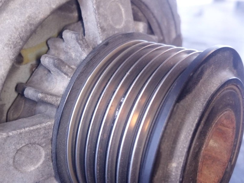 Recambio de alternador para suzuki grand vitara jb (jt) 1.9 ddis turbodiesel referencia OEM IAM 3140067J0 1042104660 P3-B5-27-2