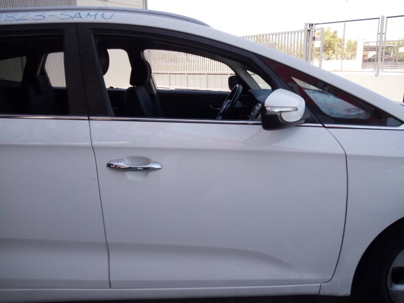 Recambio de puerta delantera derecha para kia carens ( ) drive referencia OEM IAM   