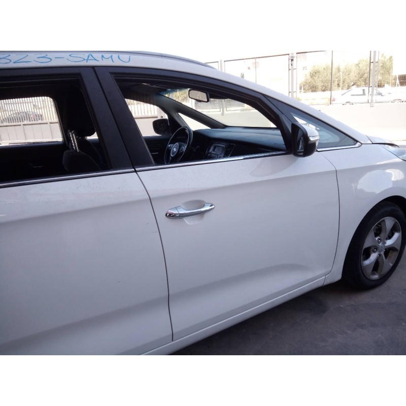Recambio de puerta delantera derecha para kia carens ( ) drive referencia OEM IAM   