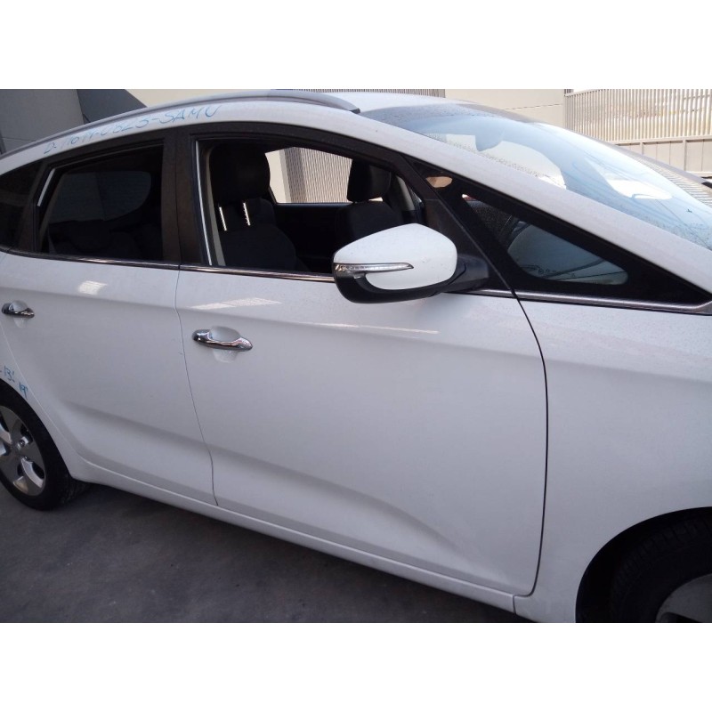 Recambio de puerta delantera derecha para kia carens ( ) drive referencia OEM IAM   