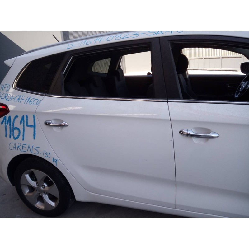 Recambio de puerta trasera derecha para kia carens ( ) drive referencia OEM IAM   