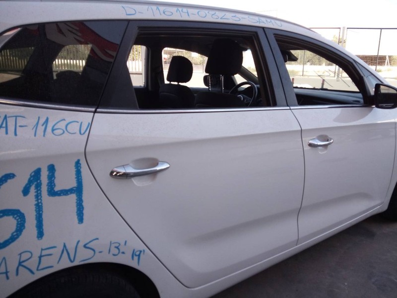 Recambio de puerta trasera derecha para kia carens ( ) drive referencia OEM IAM   