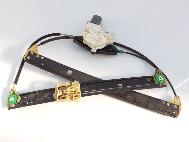 Recambio de elevalunas delantero derecho para audi a4 ber. (b8) básico referencia OEM IAM 966934200 7746026720 E1-B6-18-1