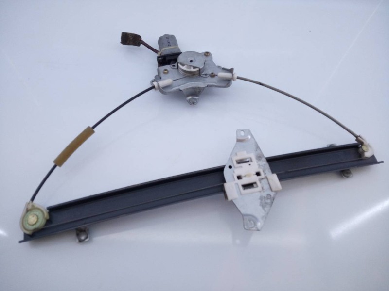 Recambio de elevalunas delantero derecho para ssangyong rexton rx 270 plus / 270 xdi plus referencia OEM IAM   E2-B3-19-2