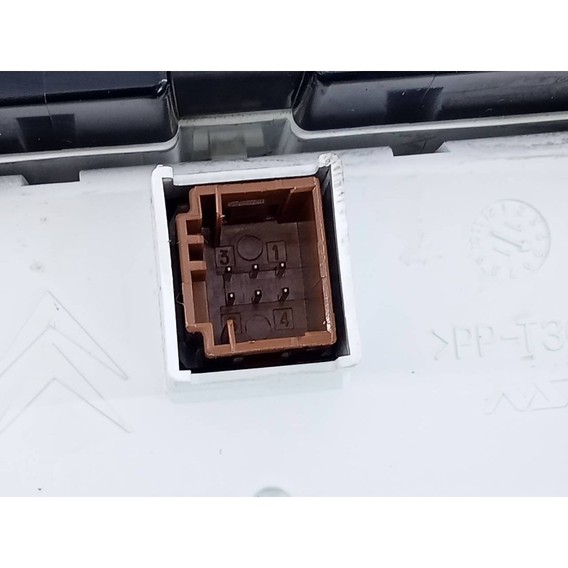 Recambio de cuadro instrumentos para peugeot 3008 active referencia OEM IAM 9676464480 9674982480 E3-B2-30-3