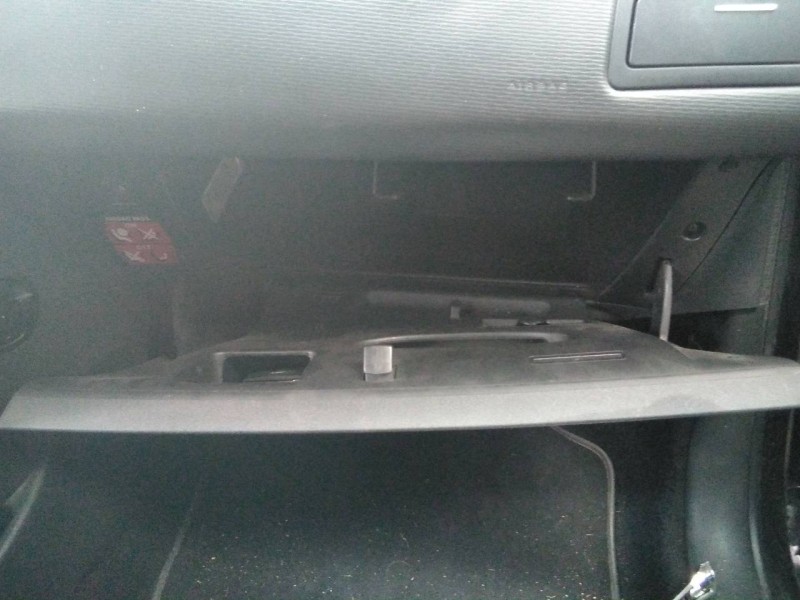 Recambio de guantera para citroën c4 berlina 1.6 16v referencia OEM IAM   