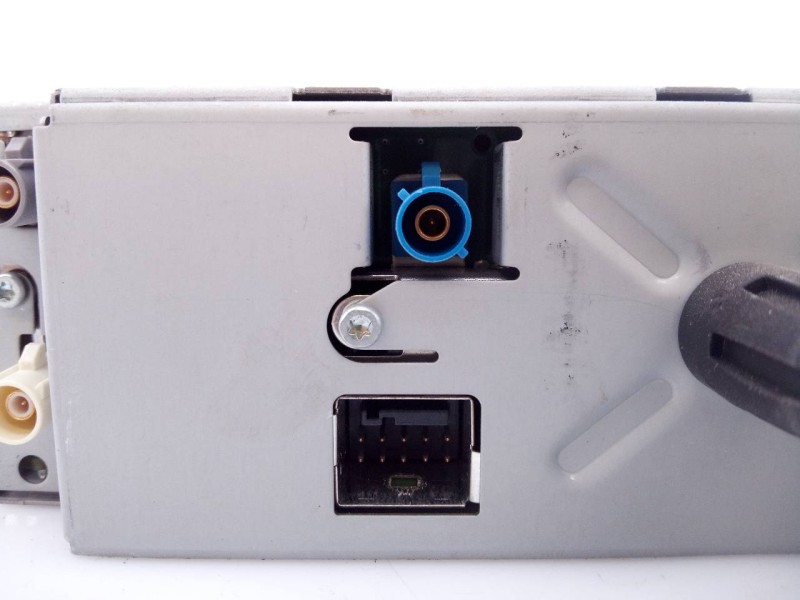 Recambio de sistema navegacion gps para peugeot 3008 active referencia OEM IAM 98735367ZD  E3-B2-40-2