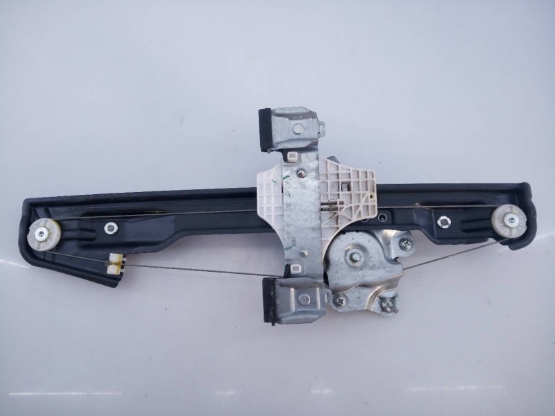 Recambio de elevalunas trasero izquierdo para ssangyong tivoli crystal 4x2 referencia OEM IAM   E1-B3-52-2