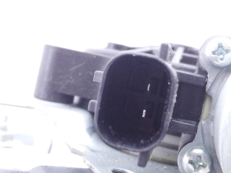 Recambio de elevalunas trasero izquierdo para ssangyong tivoli crystal 4x2 referencia OEM IAM   E1-B3-52-2