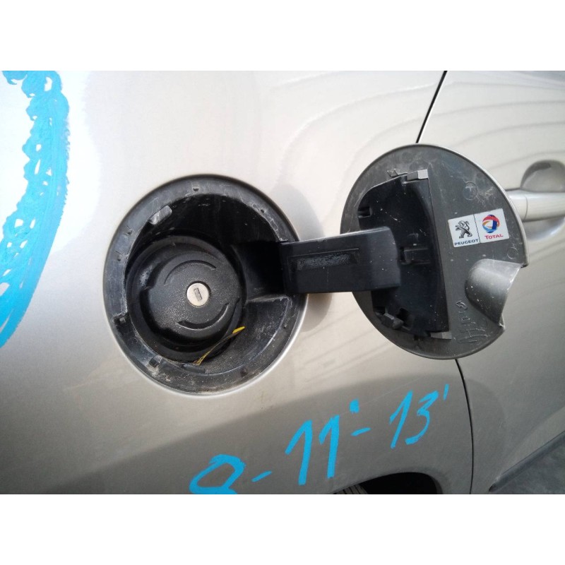 Recambio de tapa exterior combustible para peugeot 3008 active referencia OEM IAM   