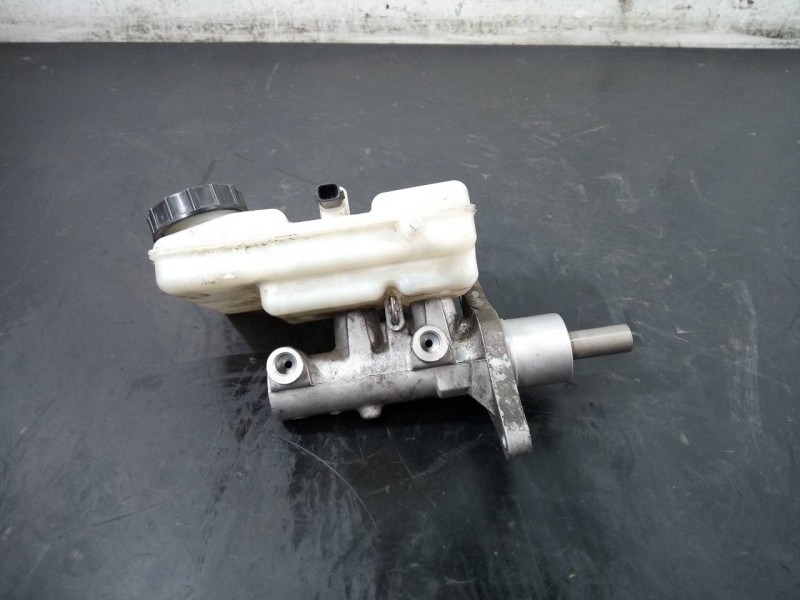 Recambio de bomba freno para renault master kipper l2h1 3,5t referencia OEM IAM 250V8QL9  P3-B9-7-2