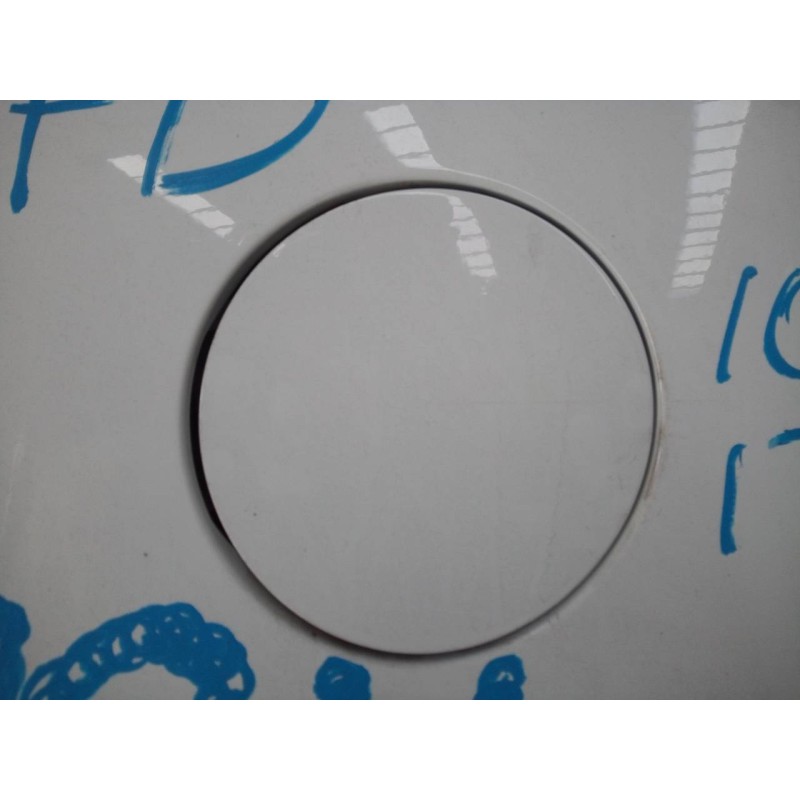 Recambio de tapa exterior combustible para kia sportage drive 4x2 referencia OEM IAM   