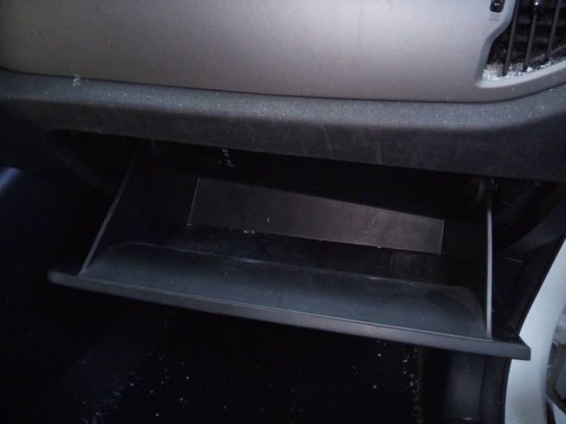 Recambio de guantera para kia sportage drive 4x2 referencia OEM IAM   