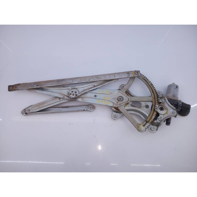 Recambio de elevalunas delantero derecho para toyota hilux (kun) cabina doble gx 4x4 referencia OEM IAM 857100K010  E2-B4-9-2