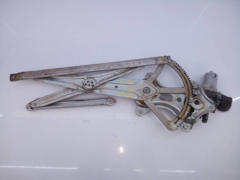 Recambio de elevalunas delantero derecho para toyota hilux (kun) cabina doble gx 4x4 referencia OEM IAM 857100K010  E2-B4-9-2