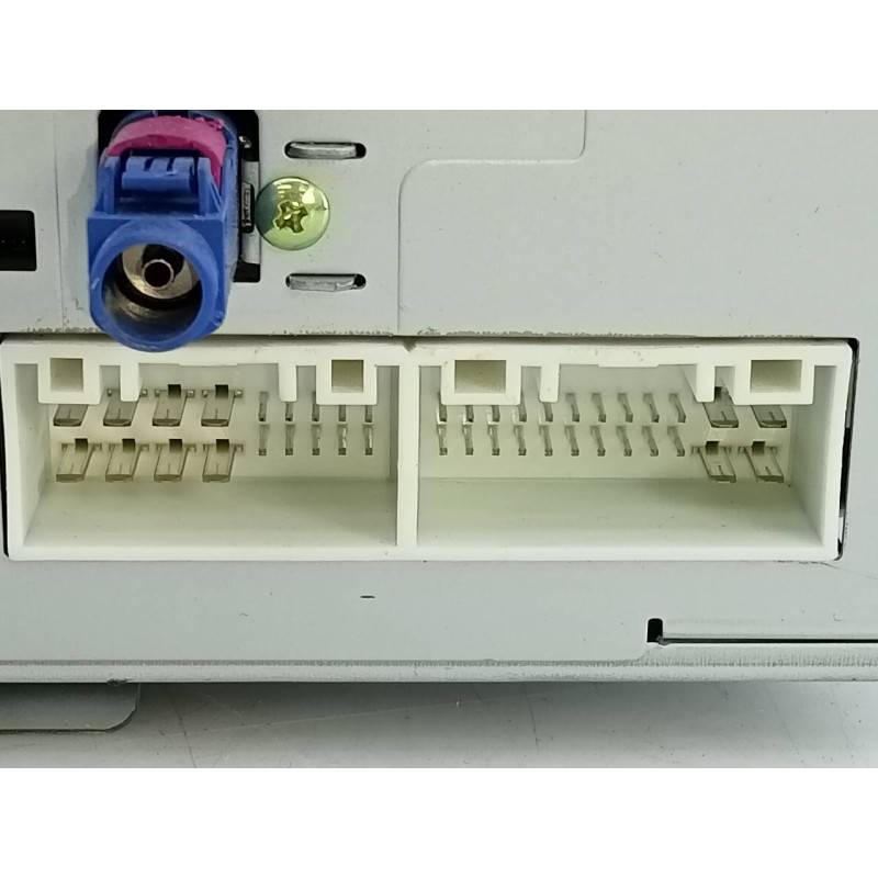 Recambio de sistema navegacion gps para kia sportage drive 4x2 referencia OEM IAM   E3-A3-44-4