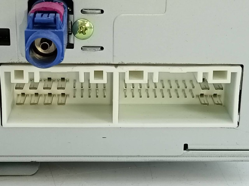 Recambio de sistema navegacion gps para kia sportage drive 4x2 referencia OEM IAM   E3-A3-44-4