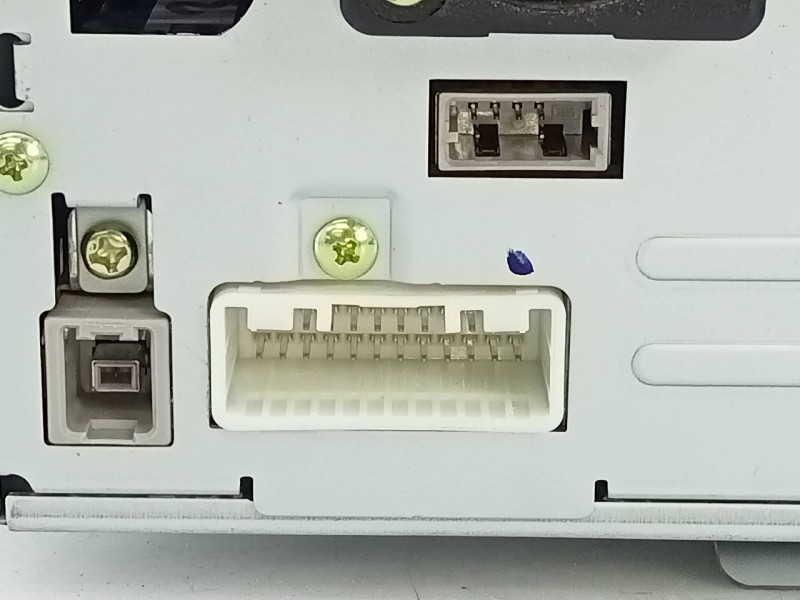 Recambio de sistema navegacion gps para kia sportage drive 4x2 referencia OEM IAM   E3-A3-44-4