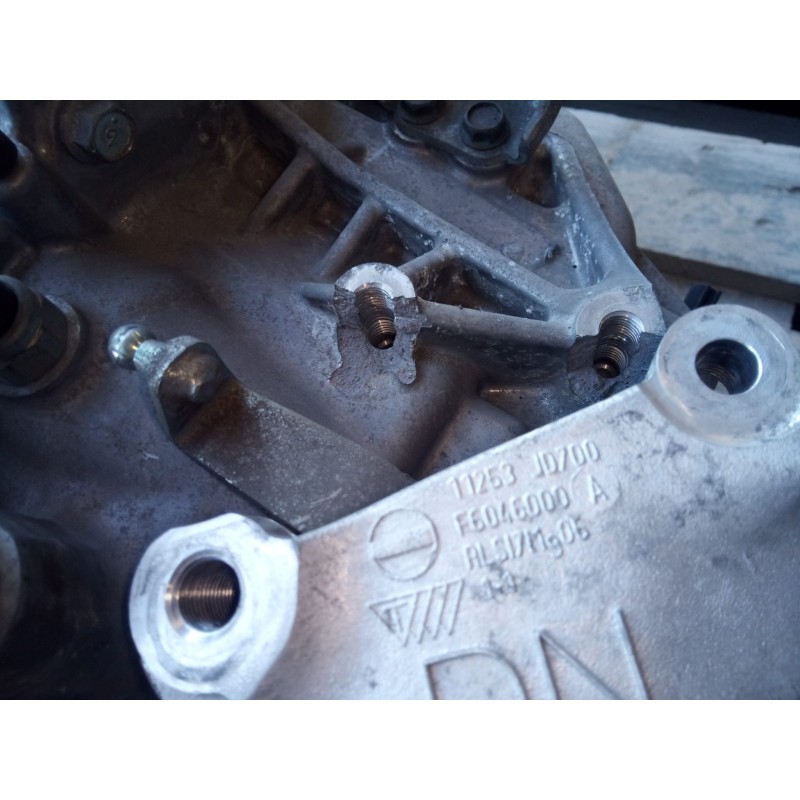 Recambio de caja cambios para nissan x-trail (t31) se referencia OEM IAM JG76E JG71M M1-B4-133