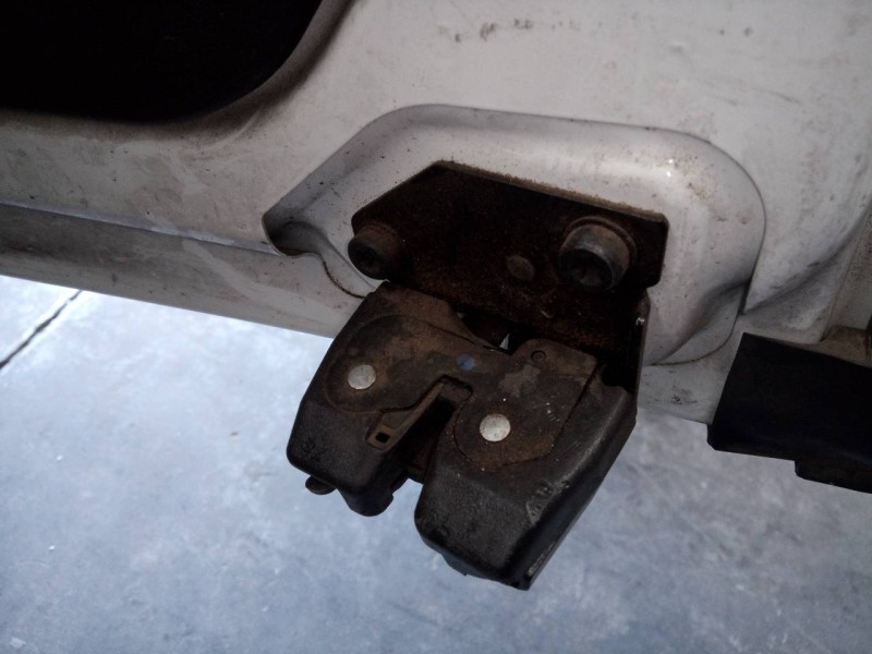 Recambio de cerradura maletero / porton para fiat doblo ii (152) pop referencia OEM IAM   