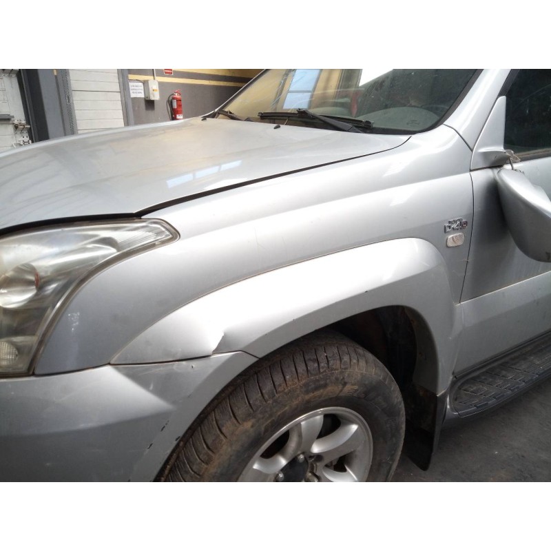 Recambio de aleta delantera izquierda para toyota land cruiser (j12) 3.0 d4-d vxl referencia OEM IAM   