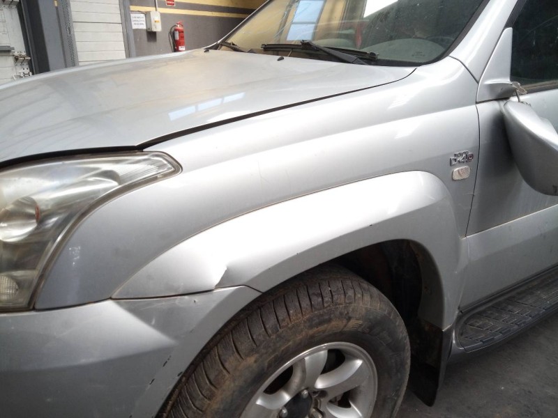 Recambio de aleta delantera izquierda para toyota land cruiser (j12) 3.0 d4-d vxl referencia OEM IAM   